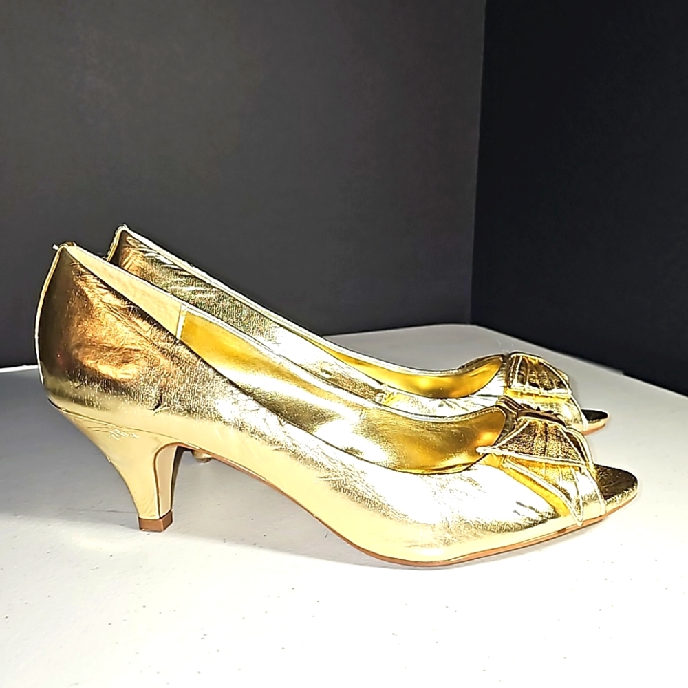 Styluxe Gold High heels Big Bow Low Heel Size 8 VGUG*